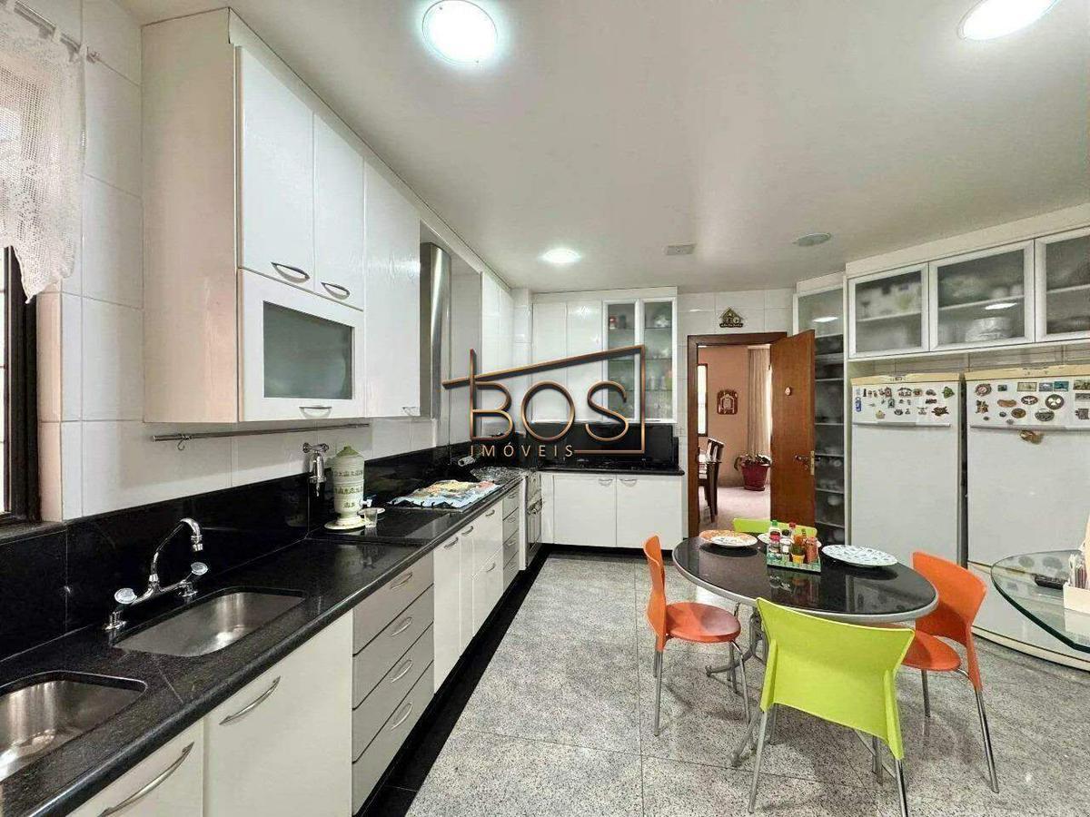 Apartamento, Funcionários, 4 Quartos, 4 Vagas, 2 Suítes