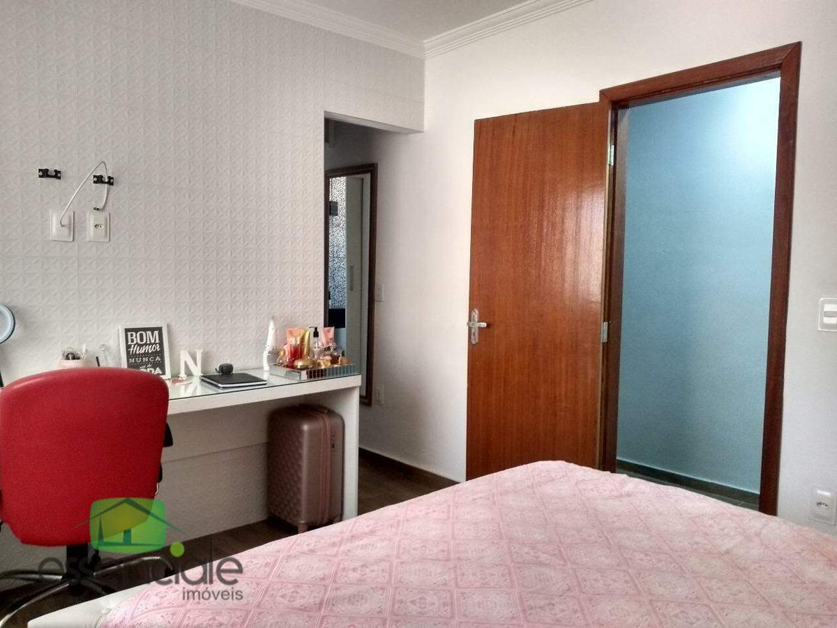 Casa, Tropical, 3 Quartos, 4 Vagas, 2 Suítes