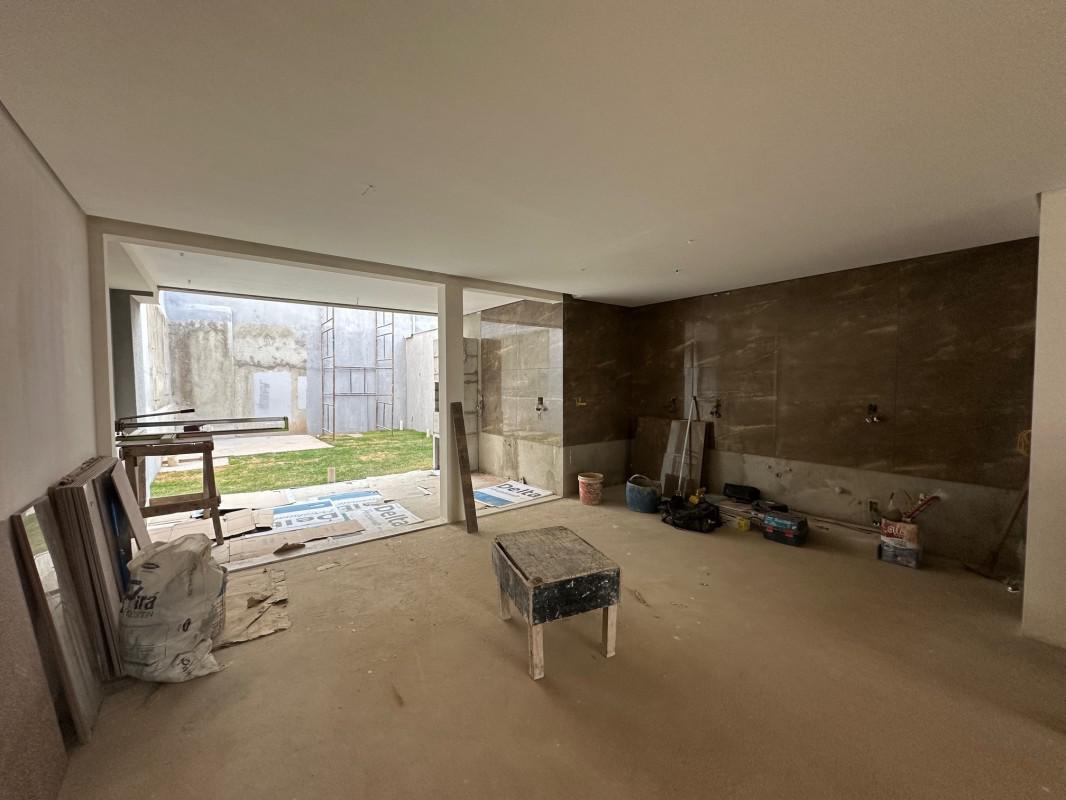 Casa, Cabral, 3 Quartos, 4 Vagas, 3 Suítes