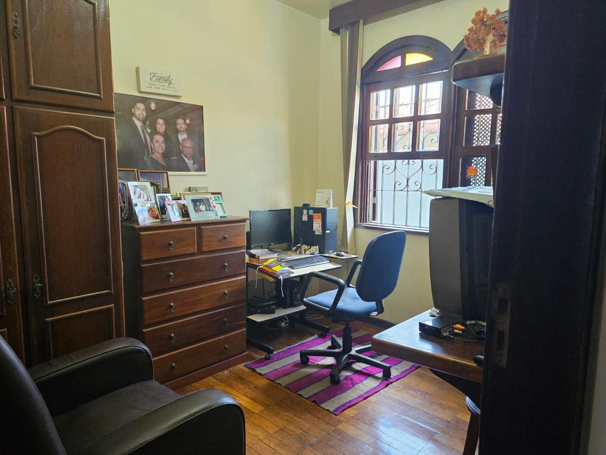 Casa, Jardim América, 4 Quartos, 4 Vagas, 2 Suítes