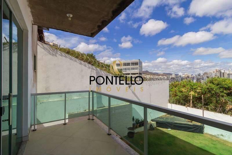 Casa, Estoril, 4 Quartos, 3 Vagas, 4 Suítes