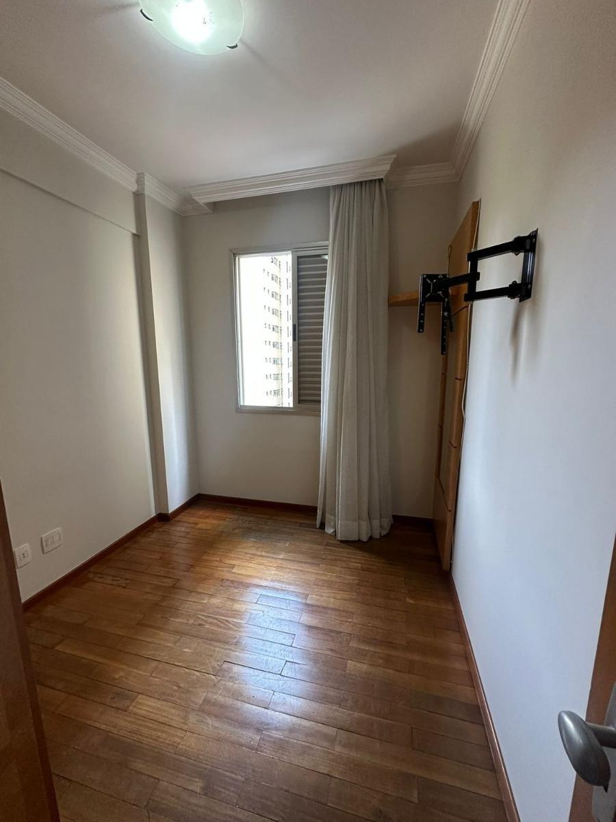 Apartamento, Funcionários, 2 Quartos, 2 Vagas