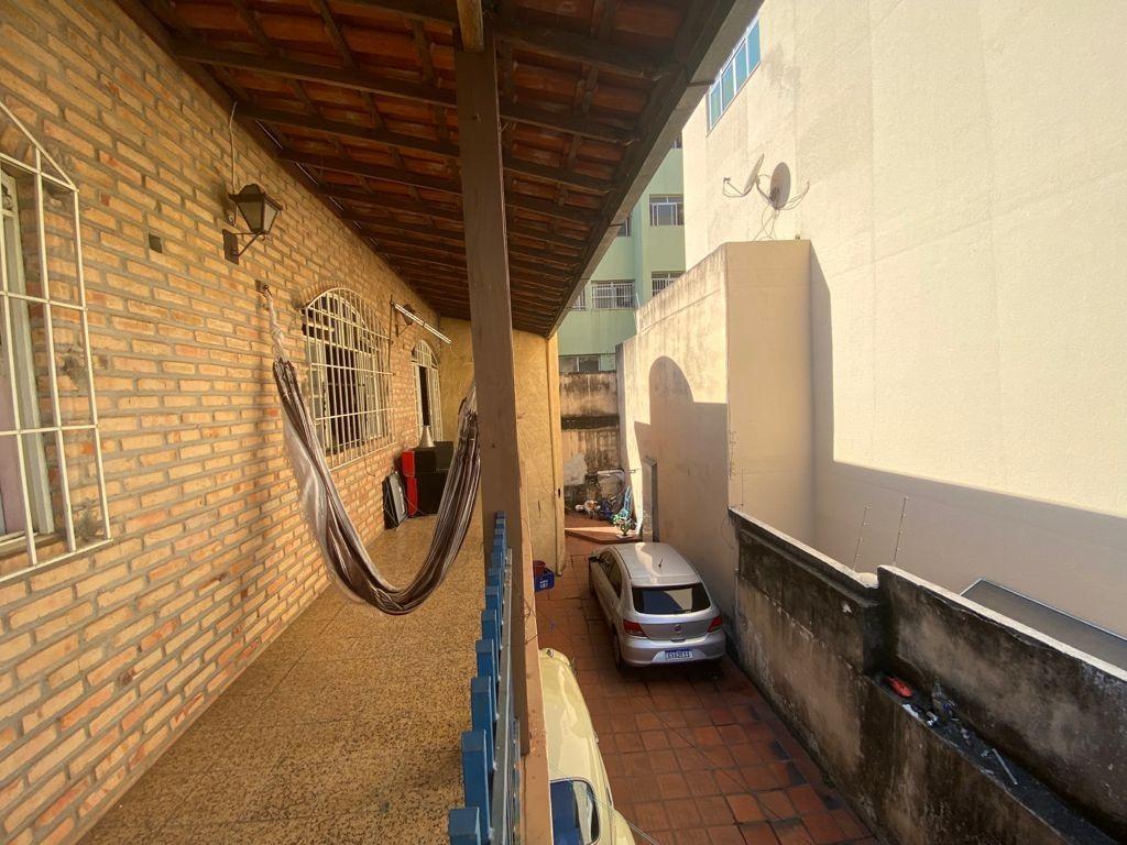 Casa, Sagrada Família, 3 Quartos, 5 Vagas, 1 Suíte