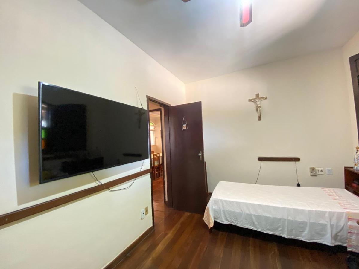 Casa, Horto, 4 Quartos, 7 Vagas, 2 Suítes