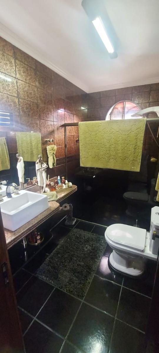 Casa, Petropolis, 3 Quartos, 2 Vagas, 1 Suíte