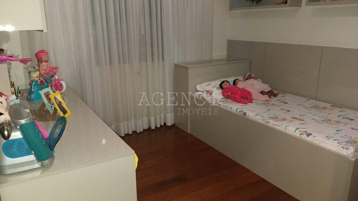 Casa, Camargos, 4 Quartos, 0 Vaga, 2 Suítes