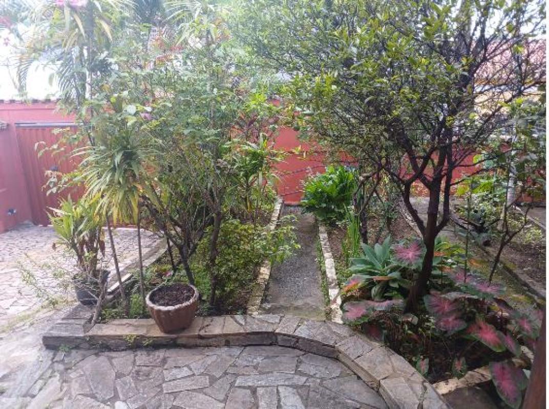 Casa, Floramar, 4 Quartos, 6 Vagas, 1 Suíte