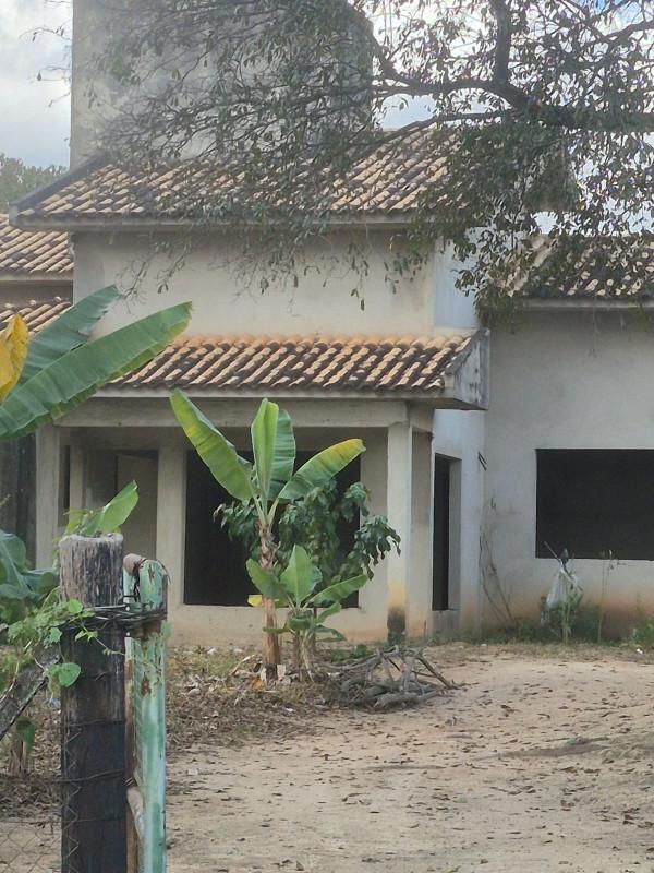 Fazenda, Vianópolis, 4 Quartos, 10 Vagas, 3 Suítes