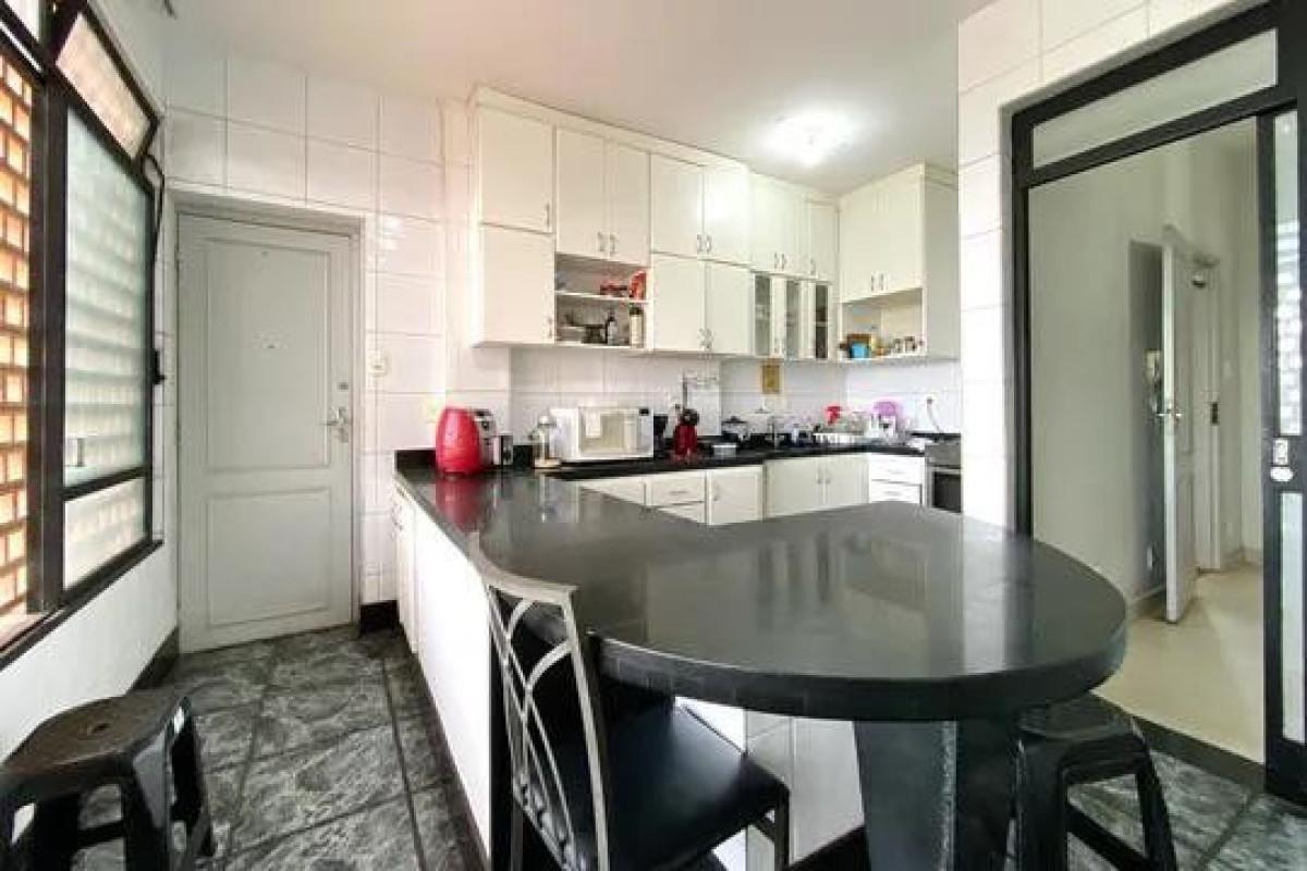Apartamento, Funcionários, 4 Quartos, 0 Vaga, 1 Suíte