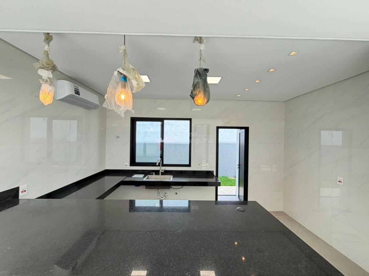 Casa, Trevo, 4 Quartos, 3 Vagas, 3 Suítes