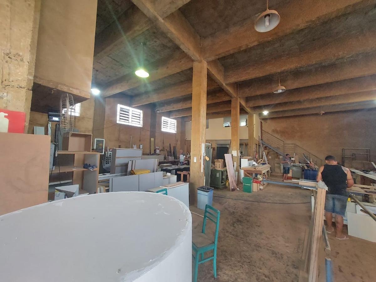 Casa, Cachoeirinha, 4 Quartos, 1 Vaga, 3 Suítes