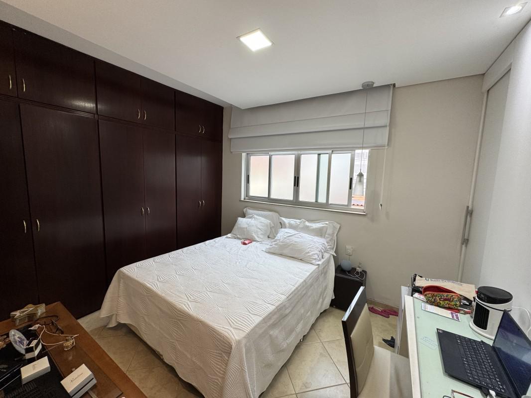 Apartamento, Sagrada Família, 2 Quartos, 1 Vaga, 1 Suíte