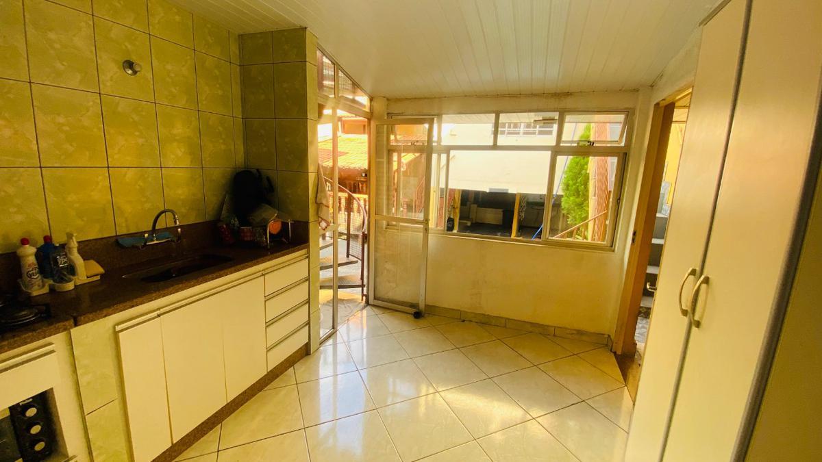 Casa, Santa Maria, 4 Quartos, 6 Vagas, 3 Suítes