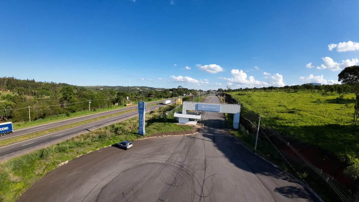 Galpão, Universitário, 0 Quarto, 0 Vaga