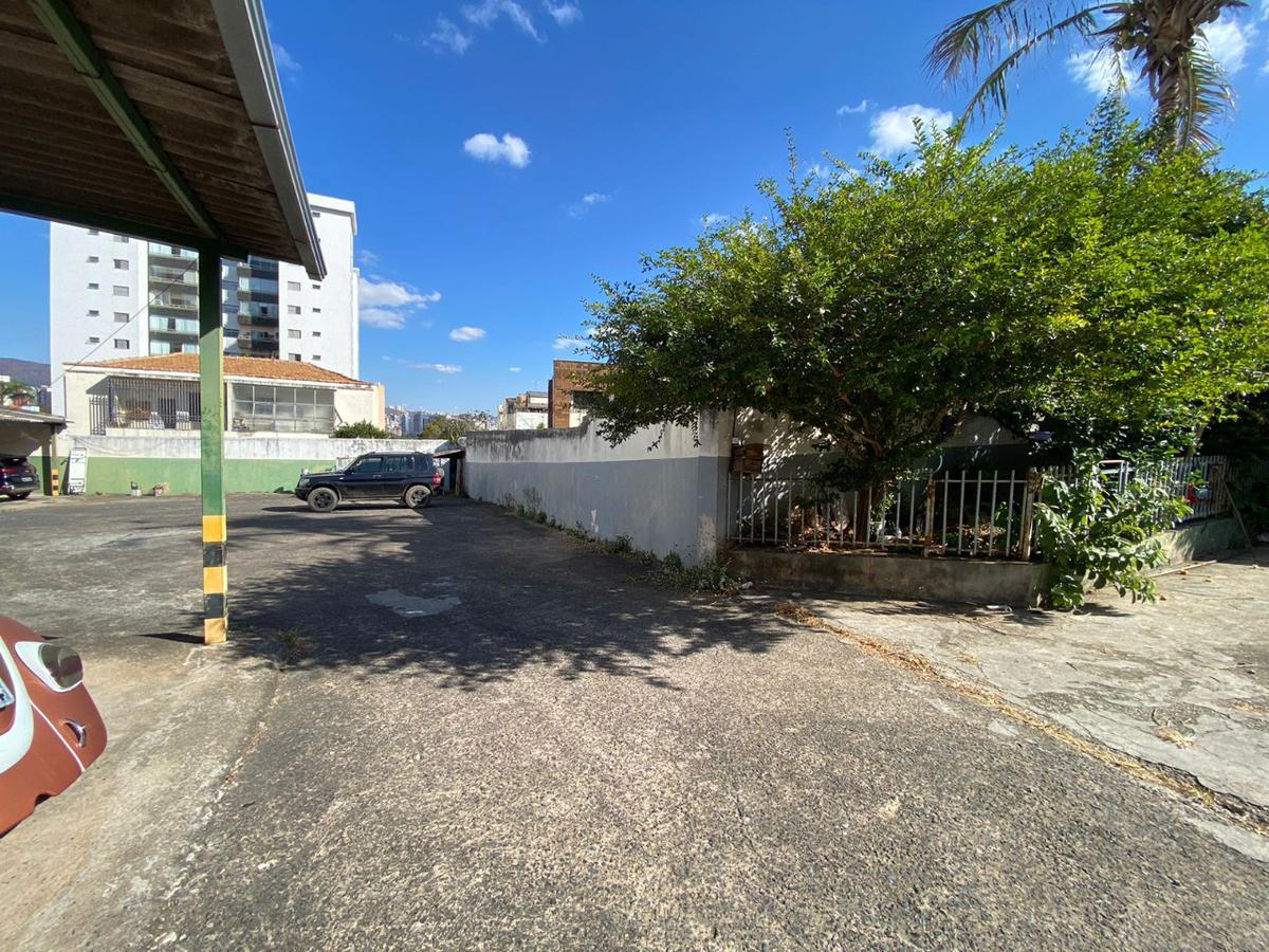 Galpão, Colégio Batista, 0 Quarto, 0 Vaga, 2 Suítes