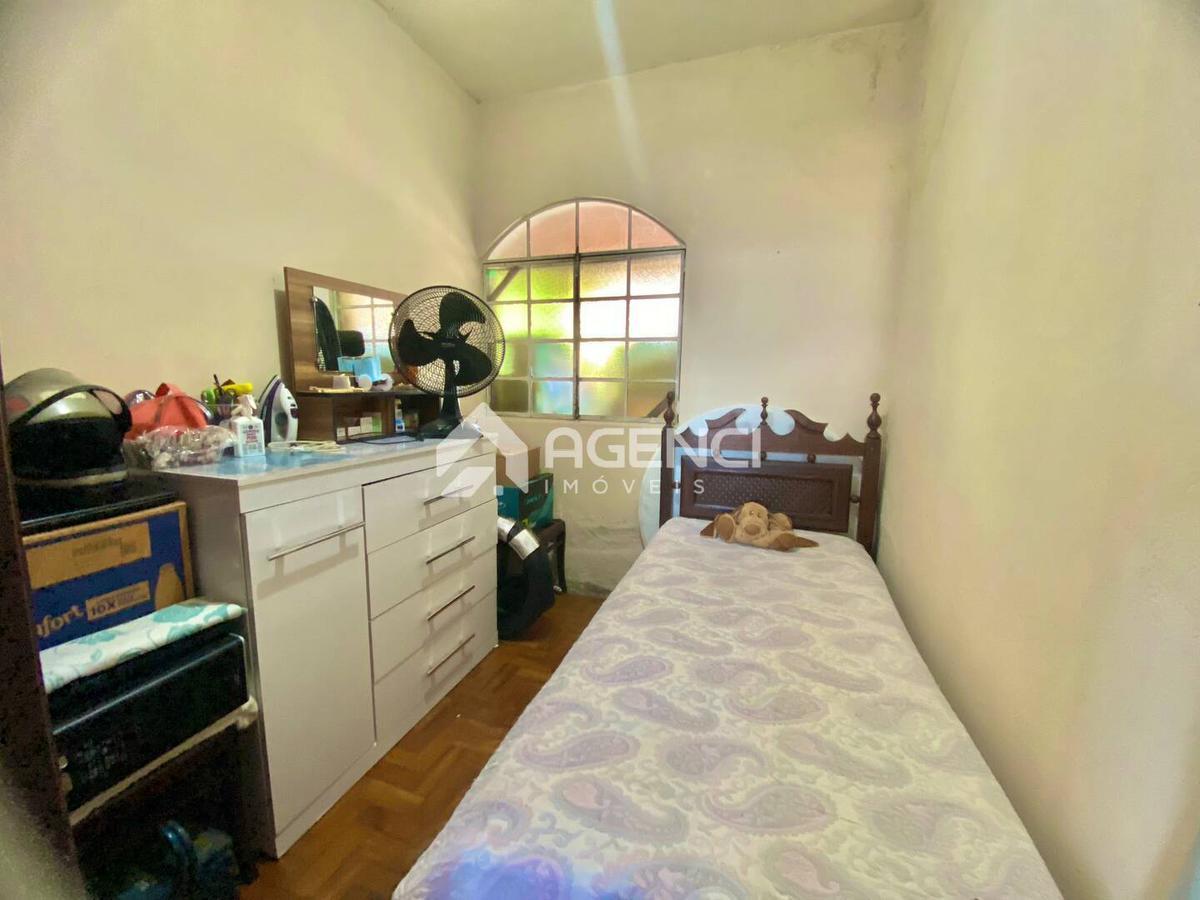 Casa, Santa Maria, 3 Quartos, 0 Vaga, 0 Suíte
