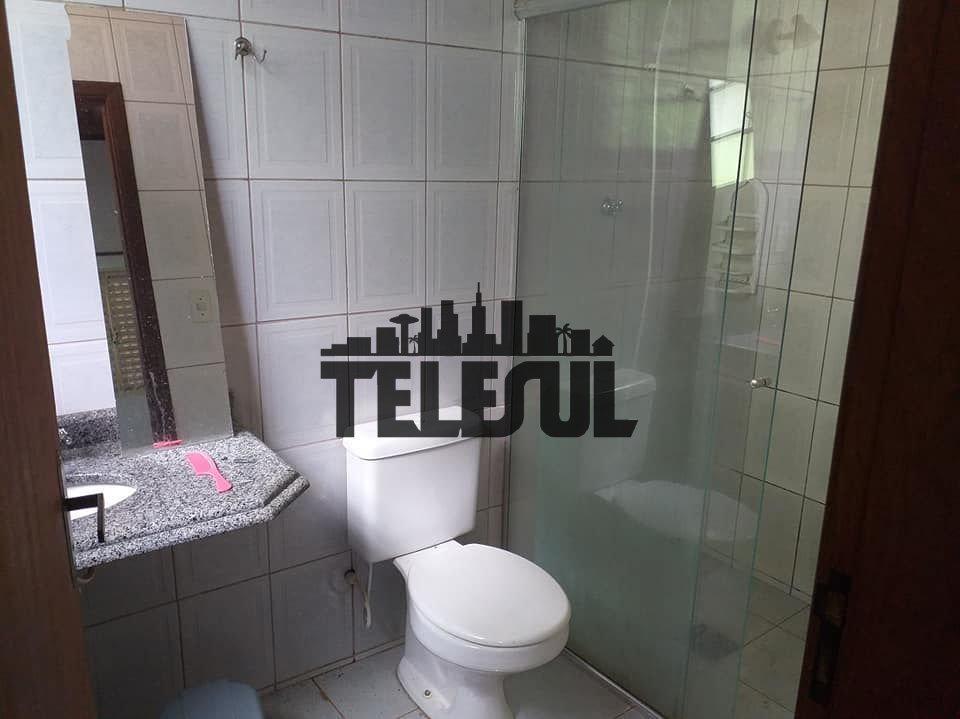 Casa, Centro, 4 Quartos, 0 Vaga, 1 Suíte