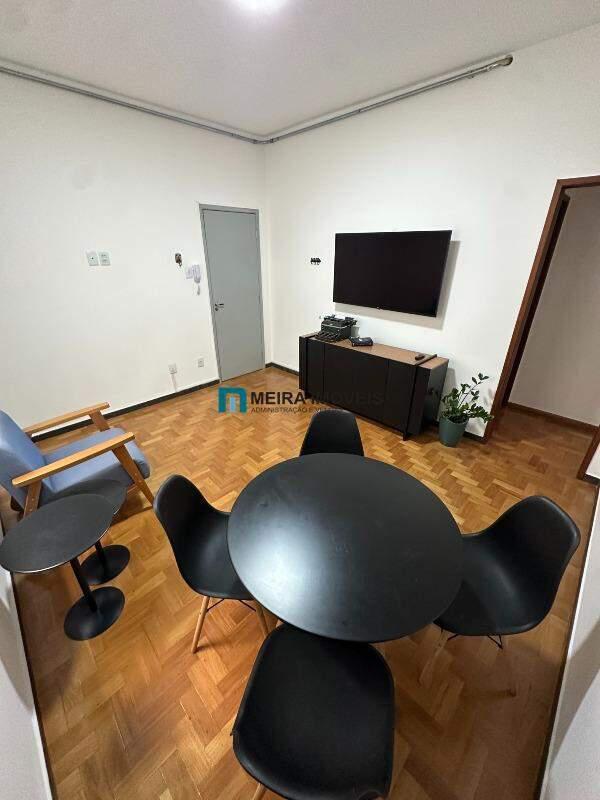 Apartamento, Funcionários, 2 Quartos, 0 Vaga