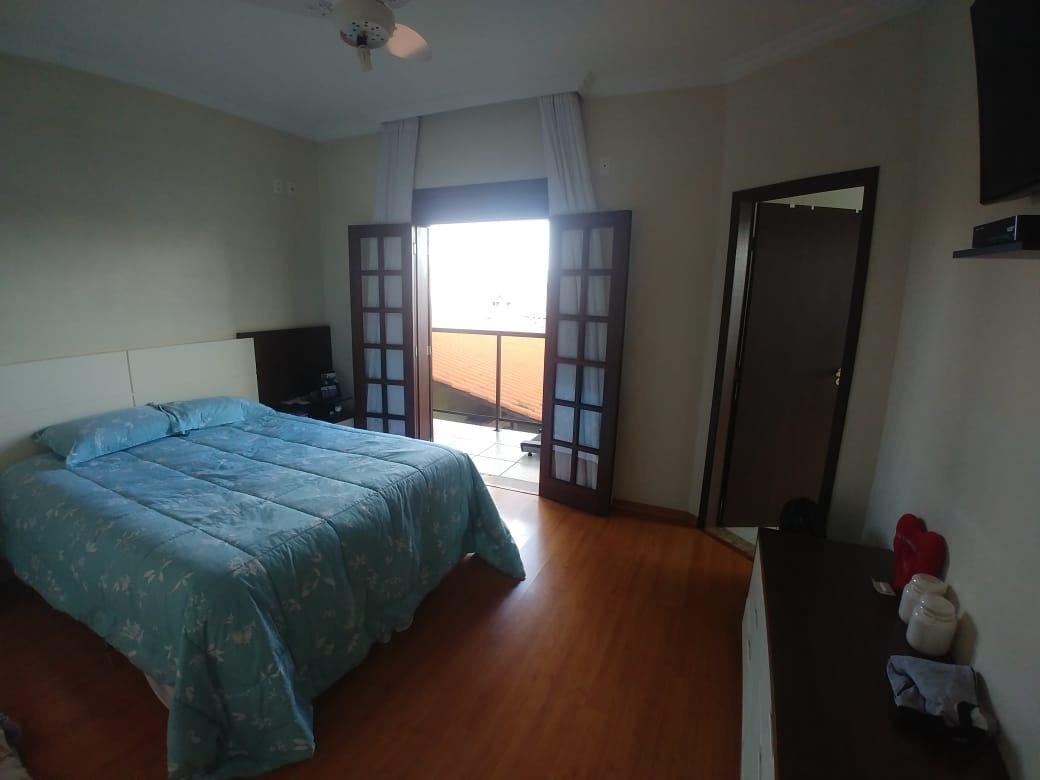 Casa, Jardim Riacho das Pedras, 3 Quartos, 8 Vagas, 1 Suíte