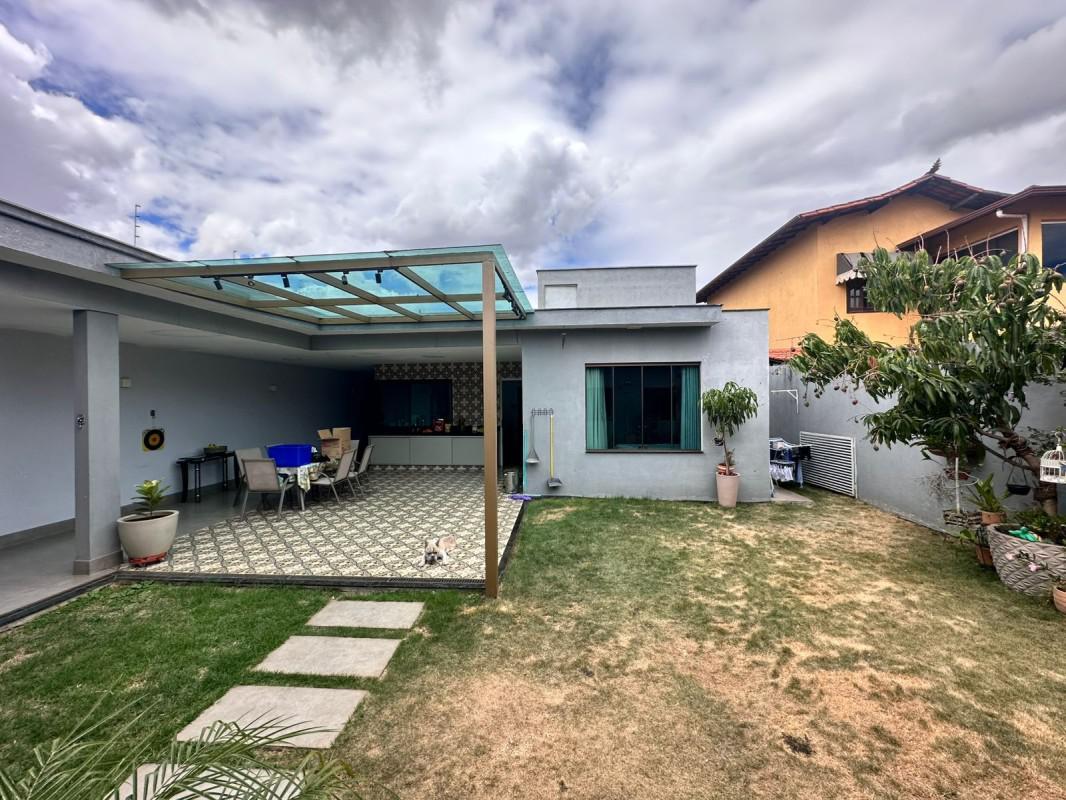 Casa, Parque Xangri-lá, 4 Quartos, 4 Vagas, 1 Suíte