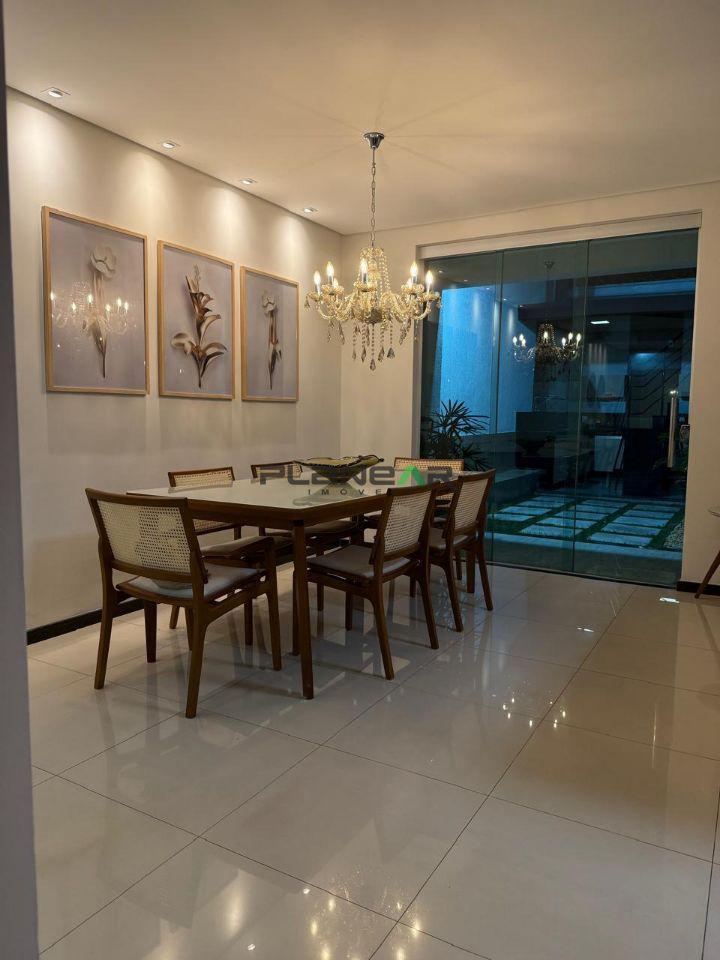 Casa, Europa, 3 Quartos, 4 Vagas, 1 Suíte