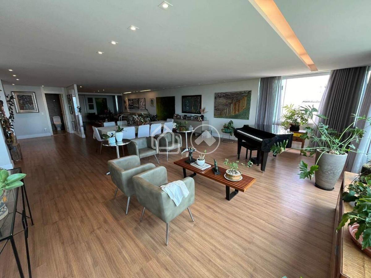 Casa, Buritis, 4 Quartos, 7 Vagas, 3 Suítes