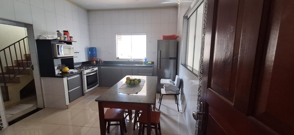 Casa, Centro, 3 Quartos, 2 Vagas, 1 Suíte