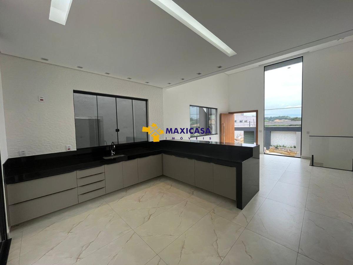 Casa, Condomínio Rosa dos Ventos, 3 Quartos, 4 Vagas, 3 Suítes