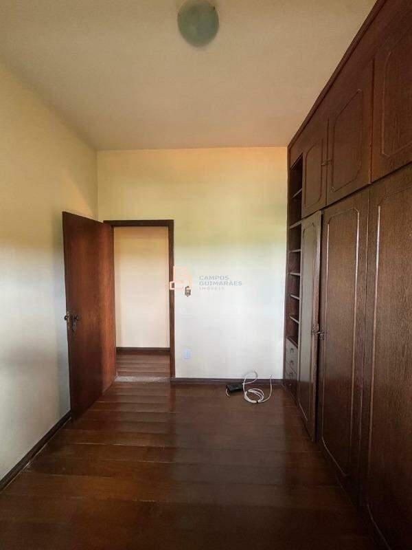 Casa, Industrial, 4 Quartos, 1 Vaga, 2 Suítes