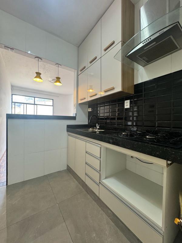 Apartamento, Sagrada Família, 2 Quartos, 1 Vaga, 1 Suíte
