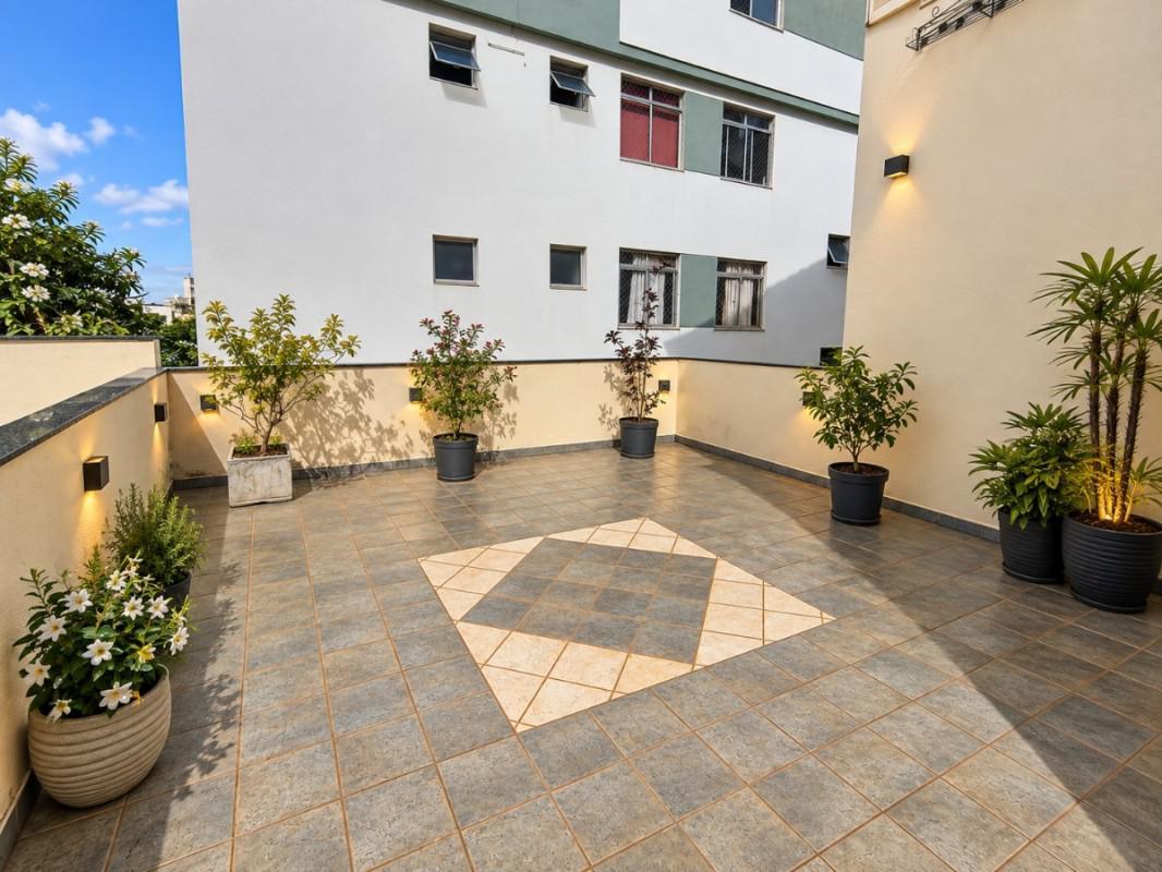 Casa, Fernão Dias, 3 Quartos, 5 Vagas, 1 Suíte