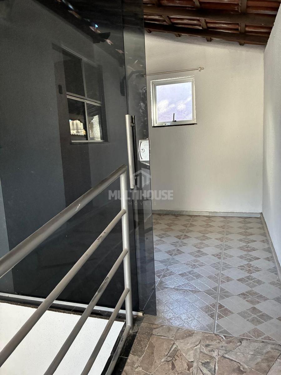 Casa, Santa Branca, 2 Quartos, 0 Vaga, 1 Suíte