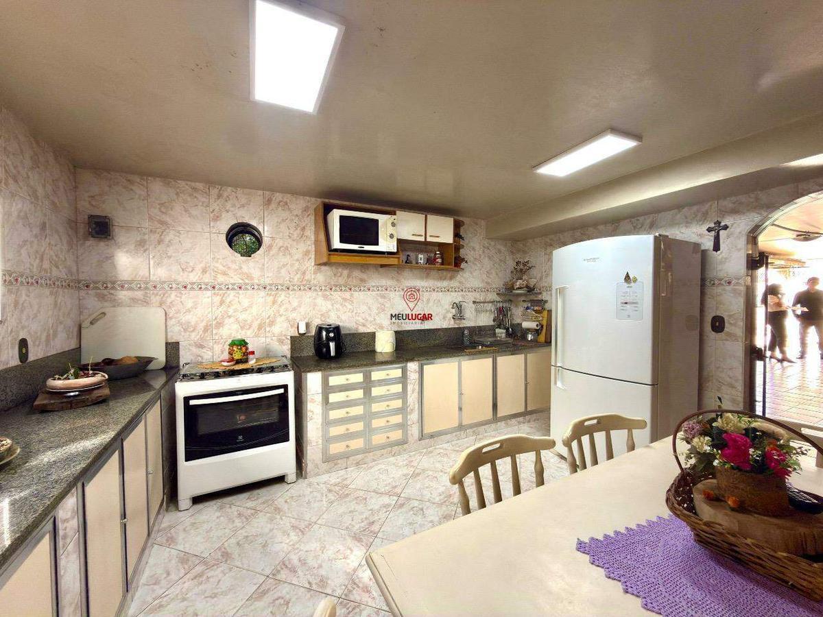 Casa, Barreiro, 3 Quartos, 5 Vagas, 1 Suíte