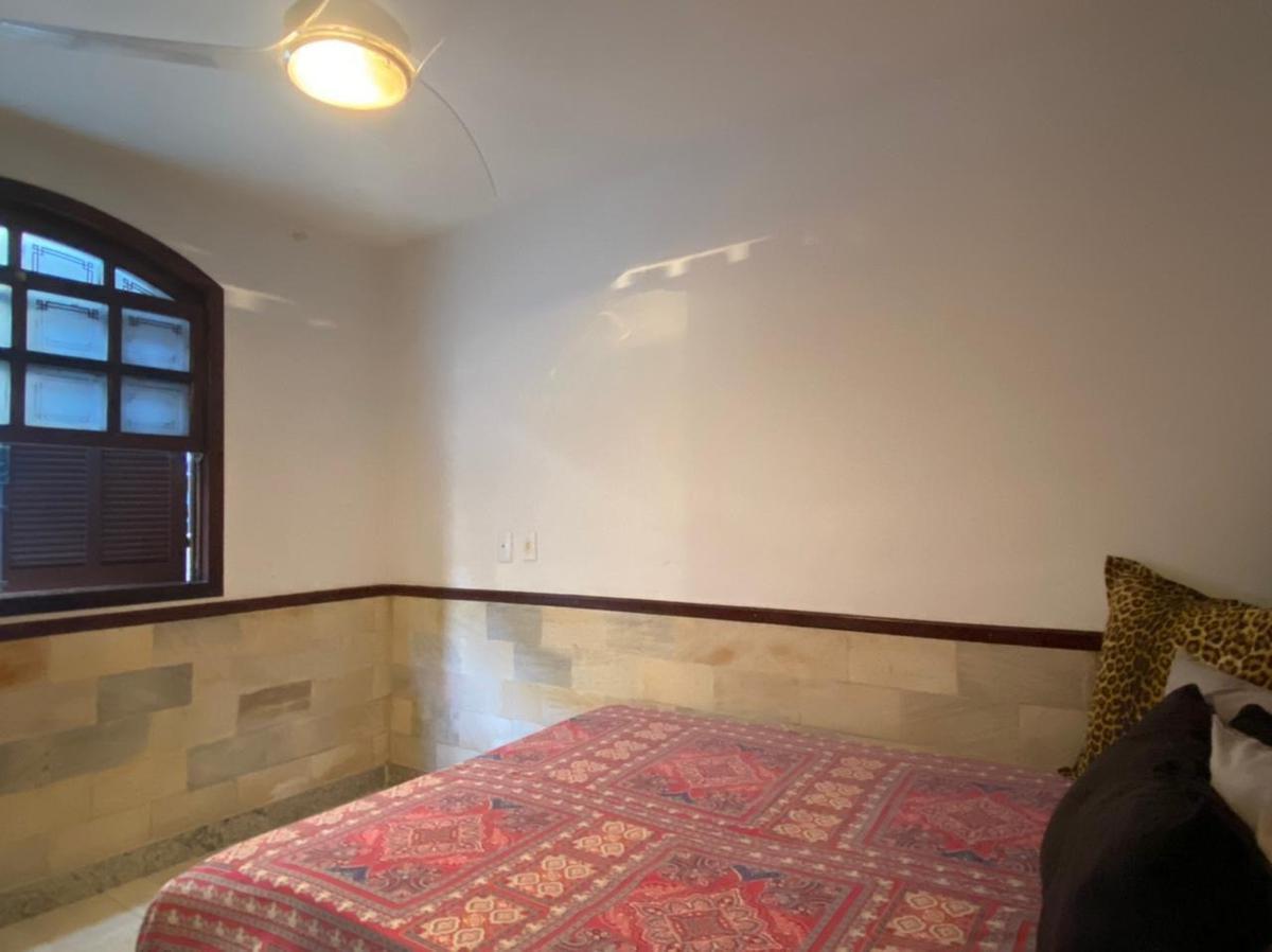 Casa, Itapoã, 6 Quartos, 3 Vagas, 1 Suíte