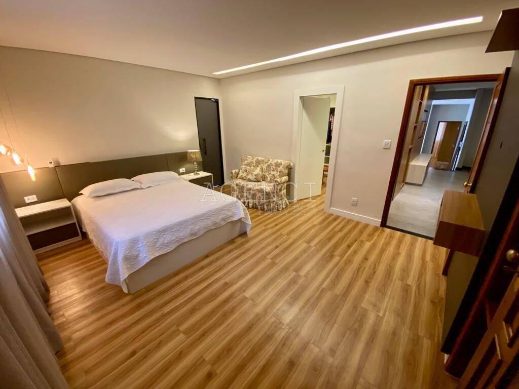 Casa, Castelo, 5 Quartos, 0 Vaga, 5 Suítes