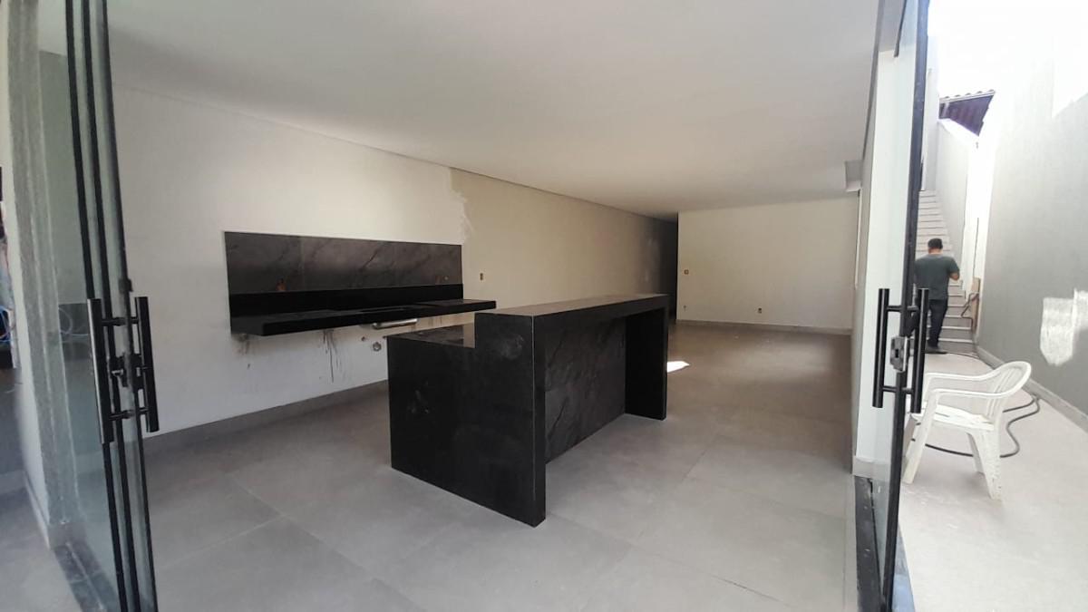 Casa, Parque Maracanã, 3 Quartos, 2 Vagas, 1 Suíte