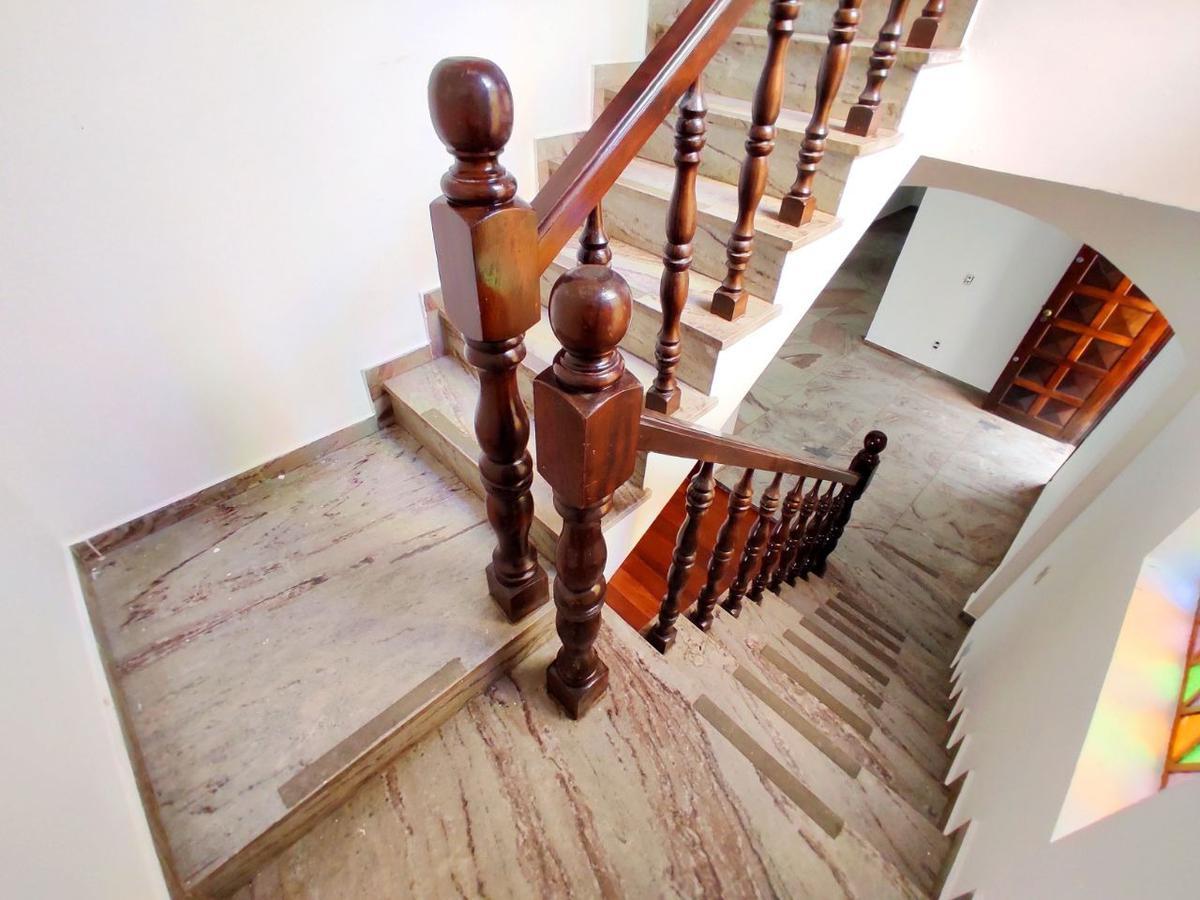 Casa Comercial, São José, 6 Quartos, 4 Vagas, 2 Suítes