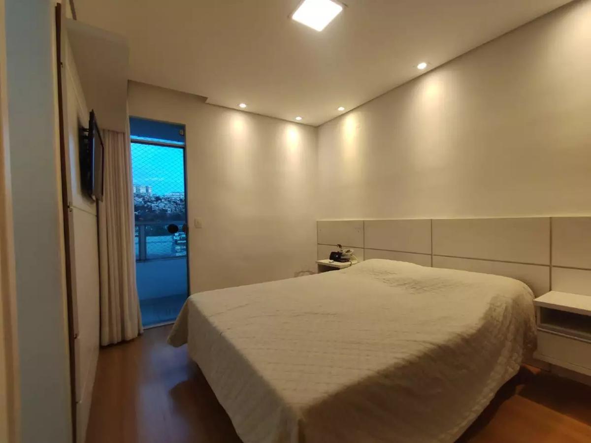 Cobertura, Estoril, 4 Quartos, 2 Vagas, 2 Suítes