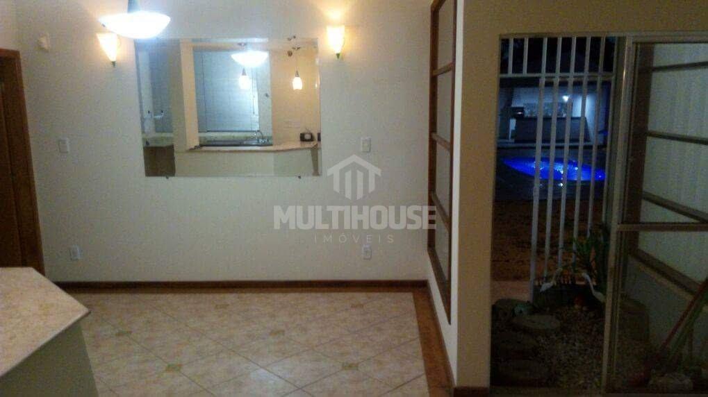 Casa, Centro, 4 Quartos, 5 Vagas, 1 Suíte