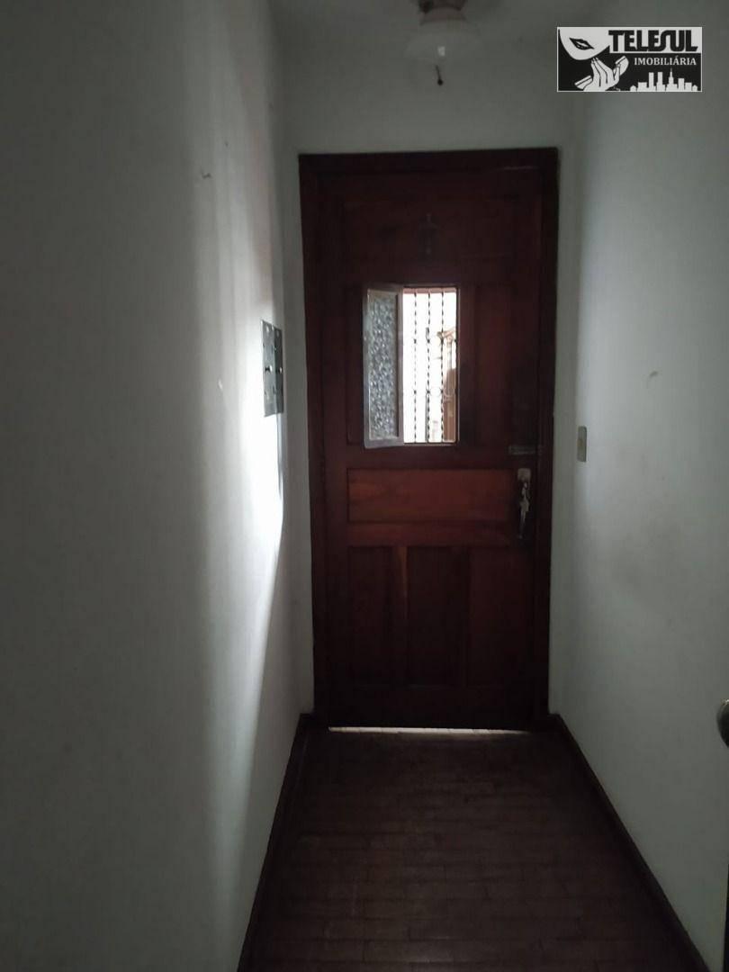 Casa, Centro, 4 Quartos, 0 Vaga, 1 Suíte