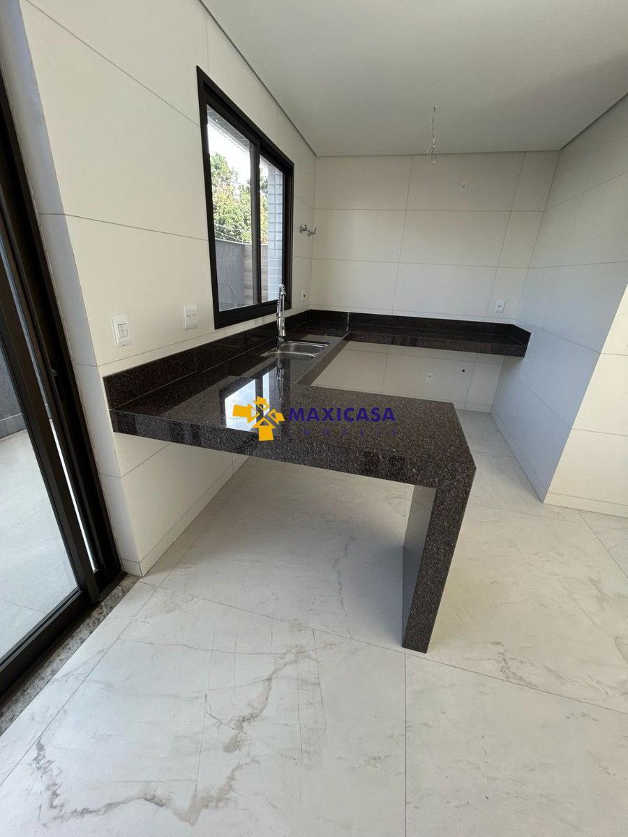 Apartamento, Jaraguá, 4 Quartos, 3 Vagas, 2 Suítes