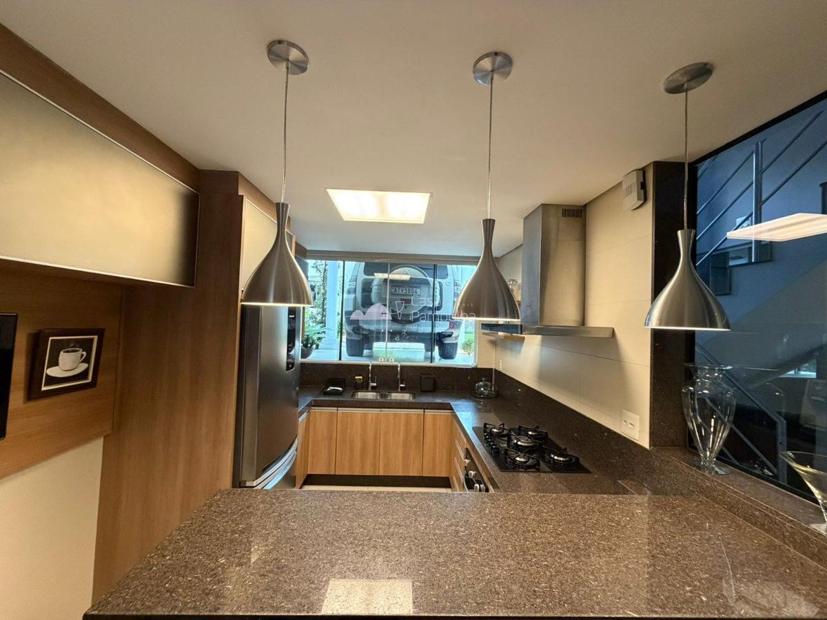 Casa, Trevo, 4 Quartos, 2 Vagas, 2 Suítes