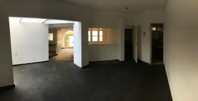 Casa Comercial, Funcionários, 0 Quarto, 0 Vaga