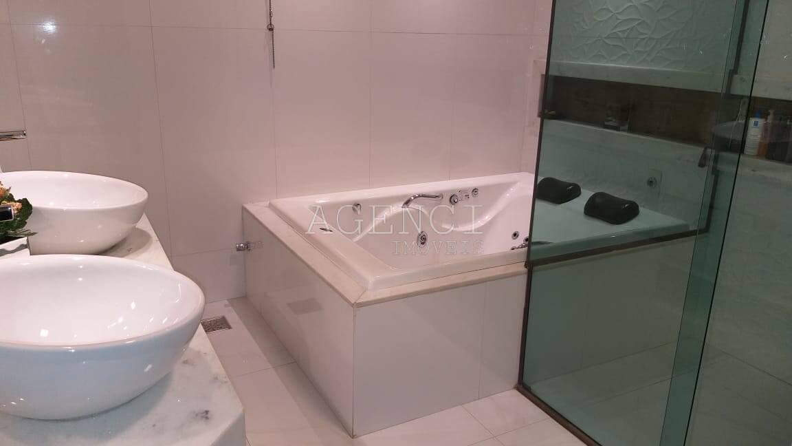 Casa, Camargos, 4 Quartos, 0 Vaga, 2 Suítes