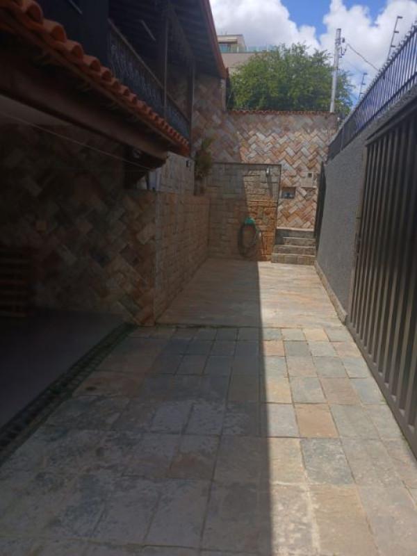 Casa, Floramar, 4 Quartos, 5 Vagas, 2 Suítes