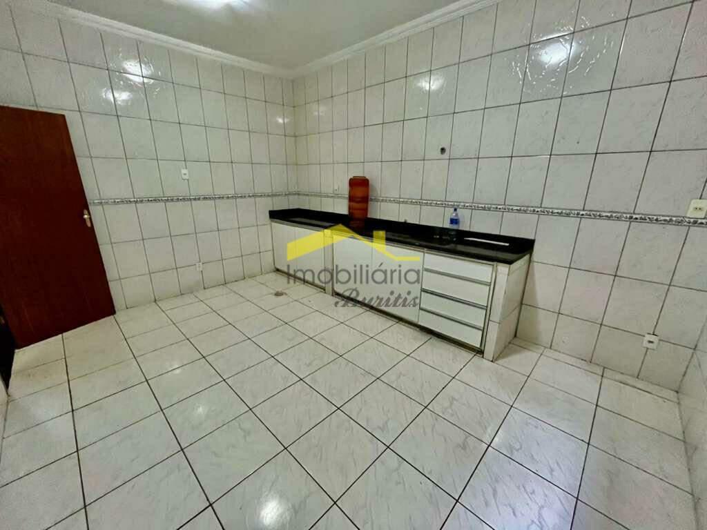 Casa, Buritis, 3 Quartos, 4 Vagas, 1 Suíte