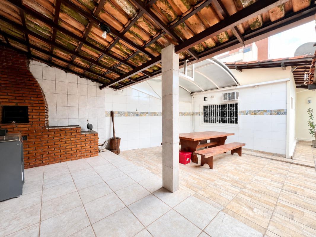 Casa, Castelo, 3 Quartos, 2 Vagas, 1 Suíte