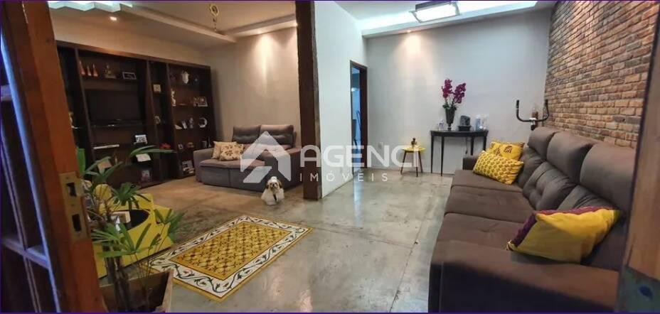 Casa, São Gonçalo, 3 Quartos, 0 Vaga, 1 Suíte