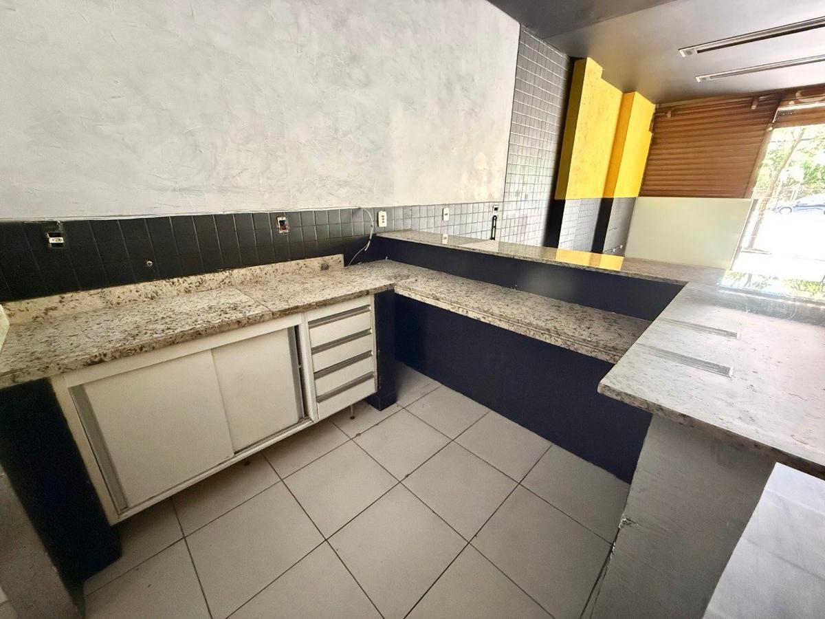 Andar, São José, 0 Quarto, 1 Vaga