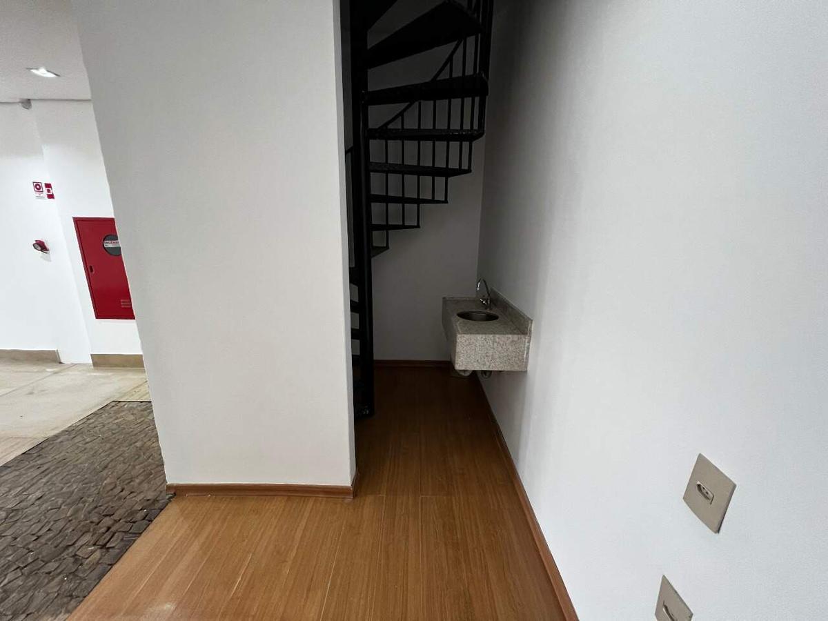 Loja, Vila da Serra, 1 Vaga